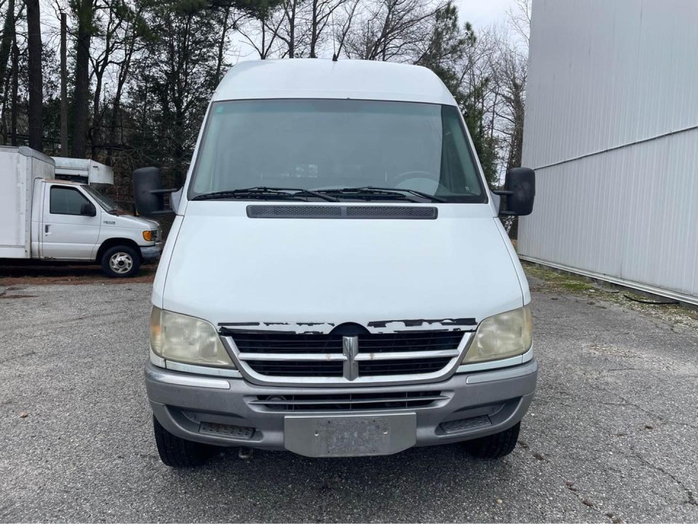 2003 WHITE /Gray Dodge Sprinter Van 2500 High Roof Short Wheelbase (WD2YD642935) with an 2.7 i5 Diesel engine, Automatic transmission, located at 5700 Curlew Drive, Norfolk, VA, 23502, (757) 455-6330, 36.841885, -76.209412 - Photo#3